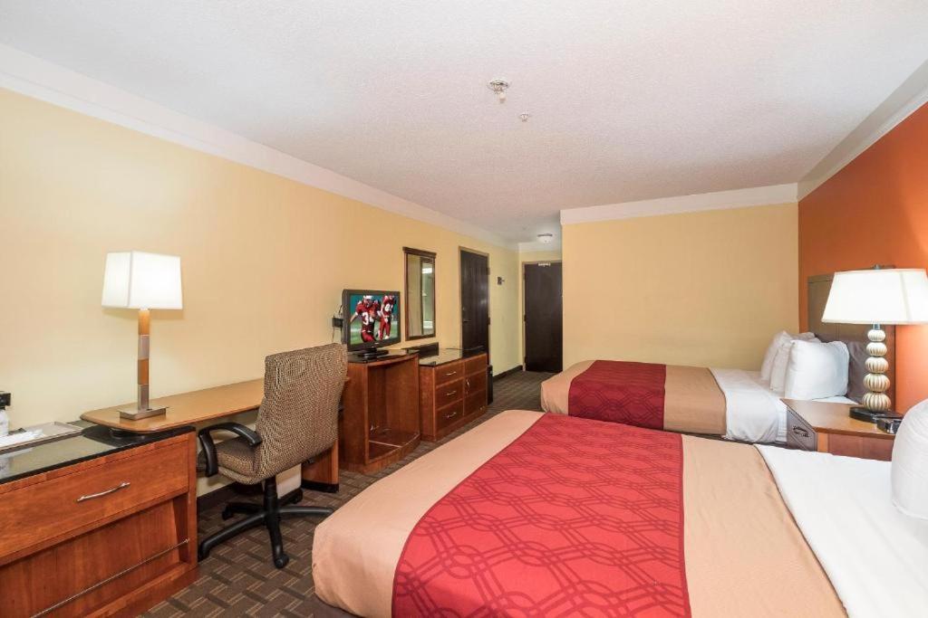 My Home & Suites Madison Ga Esterno foto