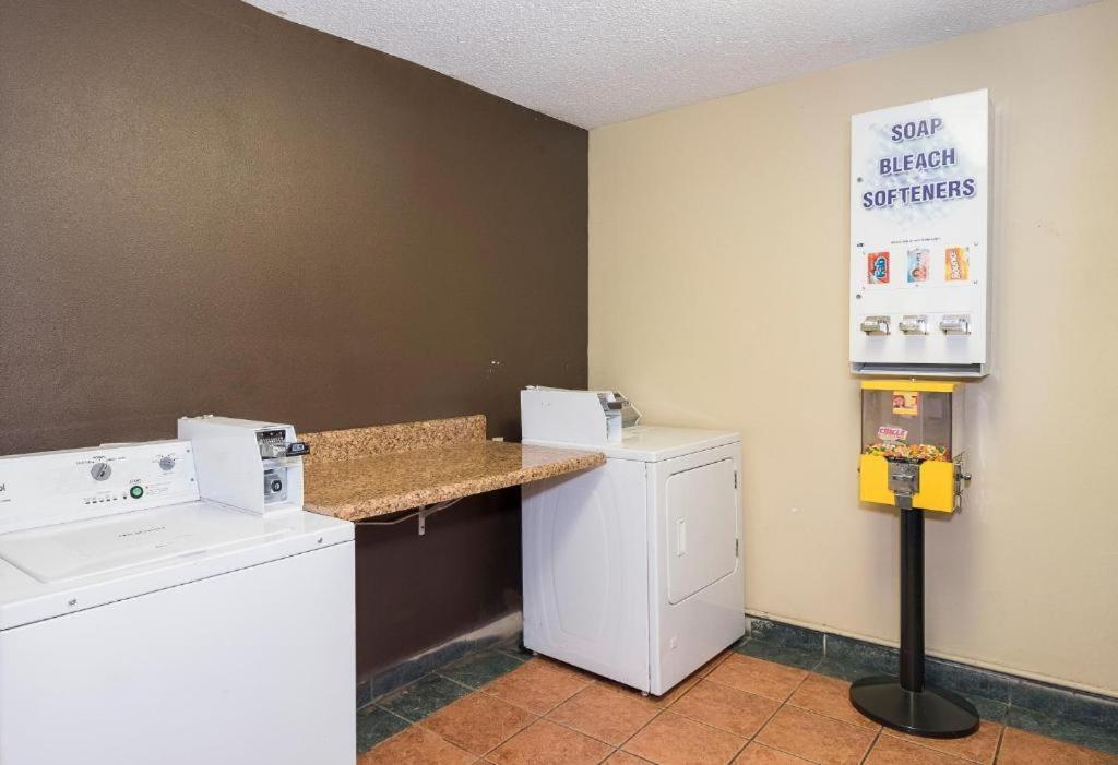 My Home & Suites Madison Ga Esterno foto