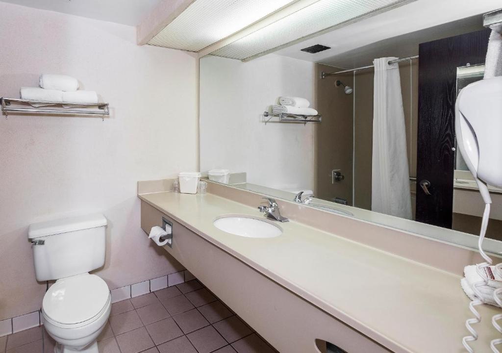 My Home & Suites Madison Ga Esterno foto